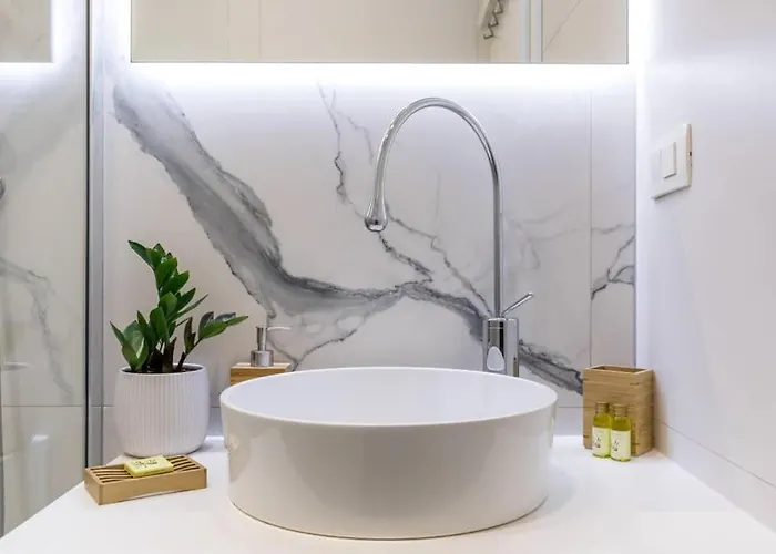 Adriatik Lux Teatro 1 아파트